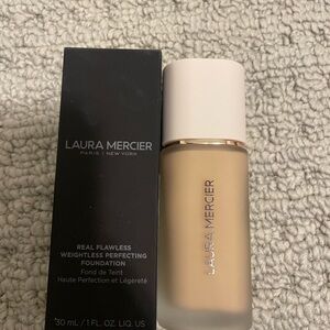Laura Mercier real flawless weightless perfecting foundation cashew 2N1